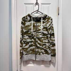 Nike Women's Olive/Grey Camo‎ Lightweight Full Zip Hoodie Size Medium